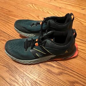 Men’s New balance trail shoes, size 10.5